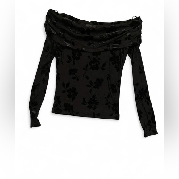 Madden Girl Black velvet sheer off the shoulder long sleeve top size small. New - Picture 2 of 8
